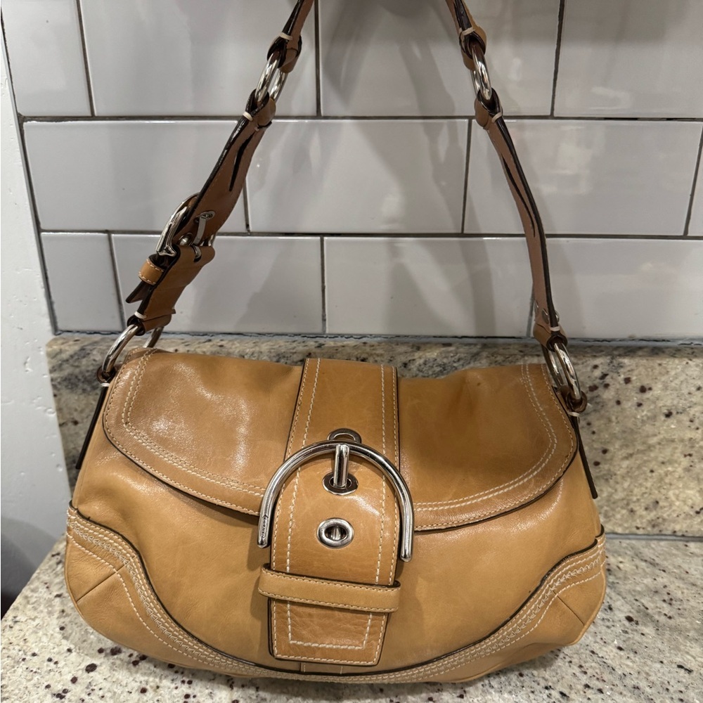 Coach 10578 Vintage British Tan Soho Leather w/Buckle Shoulder Bag